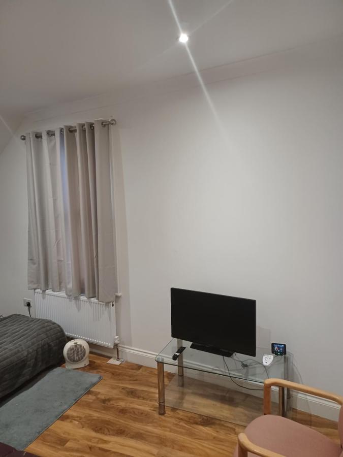Beautiful Room In Lovely Flat Londres Exterior foto